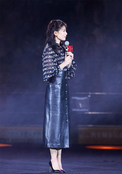 42歲劉濤真不顯老,襯衫配皮裙出席活動(dòng),網(wǎng)友 說(shuō)她22歲我都信